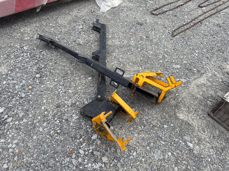#4088-•-lot-of-(2)-12v-hydraulic-cranes-inv#-5370-image-1
