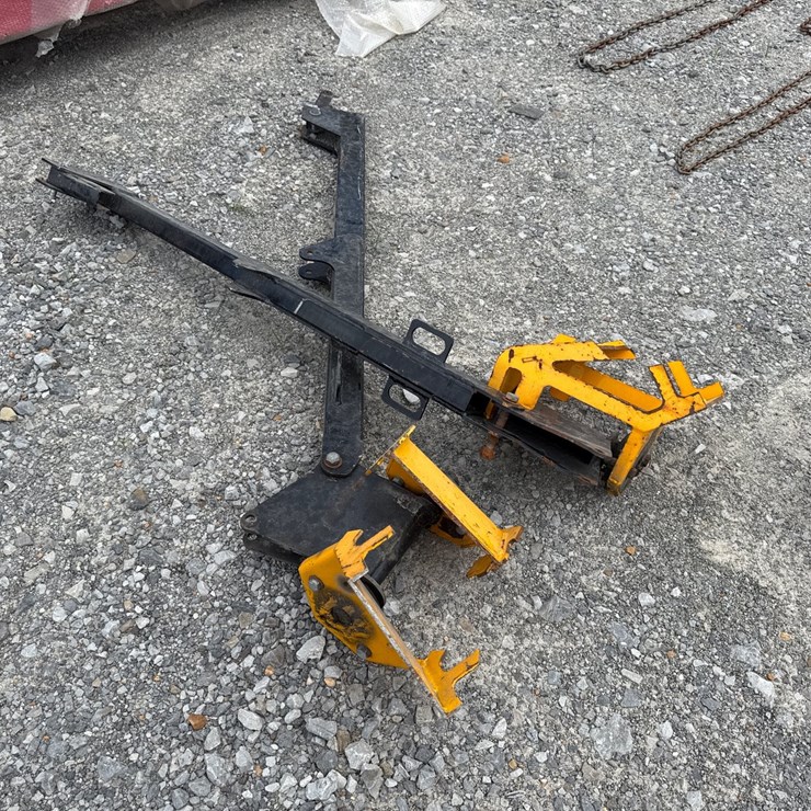 #4088 • Lot of (2) 12V Hydraulic Cranes INV# 5370