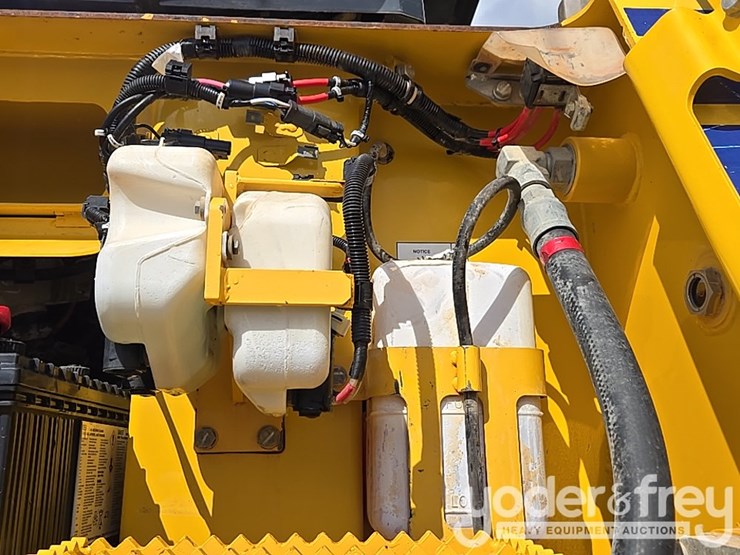2018-komatsu-d61exi-24-image-35