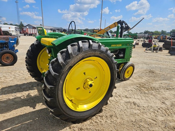 john-deere-b-image-5