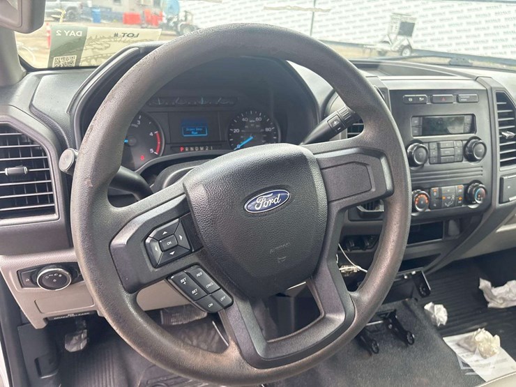 2017-ford-f550-image-25