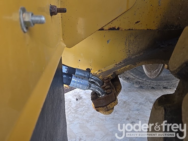 2015-caterpillar-966m-image-39