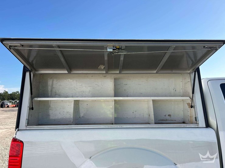 2013-nissan-ext-cab-pickup-truck-image-19