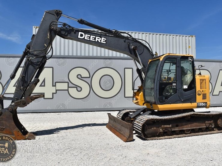 2014-deere-135g-image-1