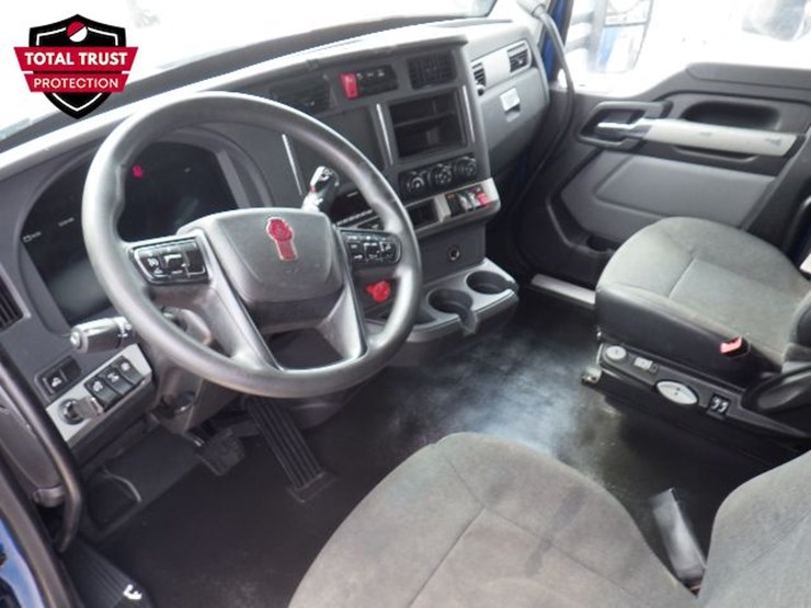 2023-kenworth-t680-image-27