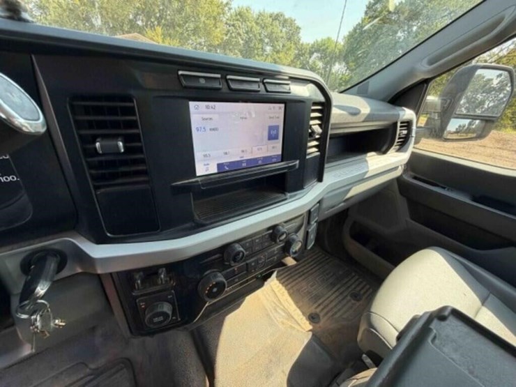 2024-ford-f450-image-16