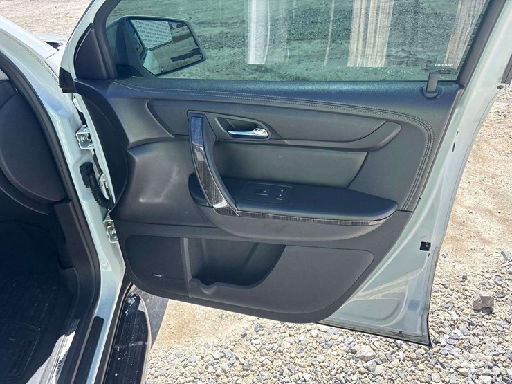 2016-gmc-acadia-image-19