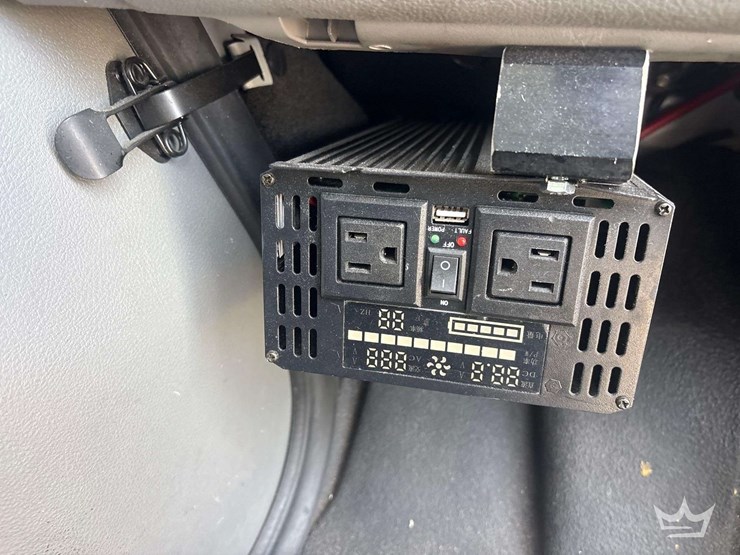 2012-ford-cargo-image-20