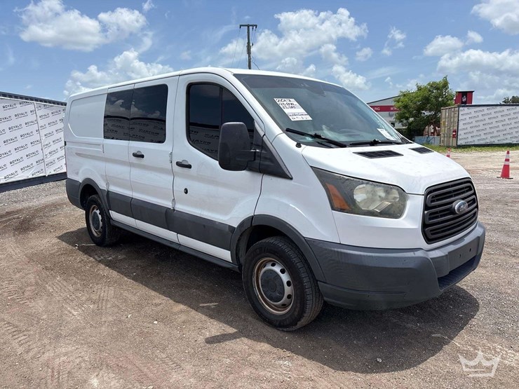 2017-ford-transit-image-2
