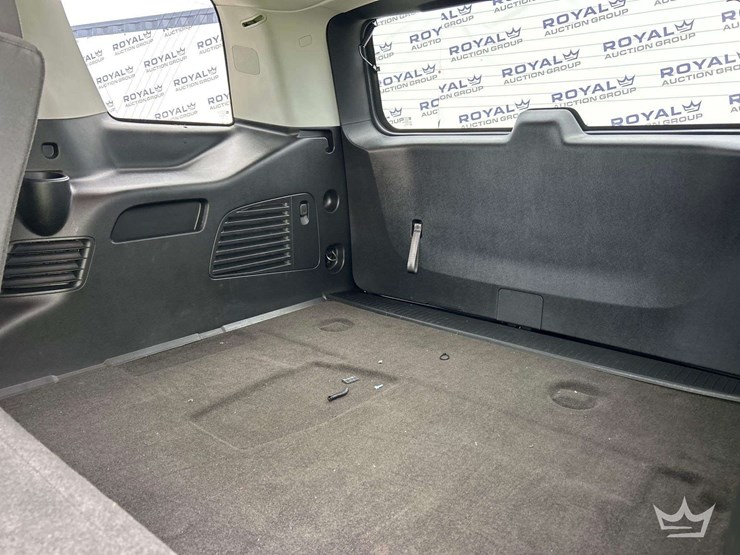 2018-chevrolet-tahoe-image-19