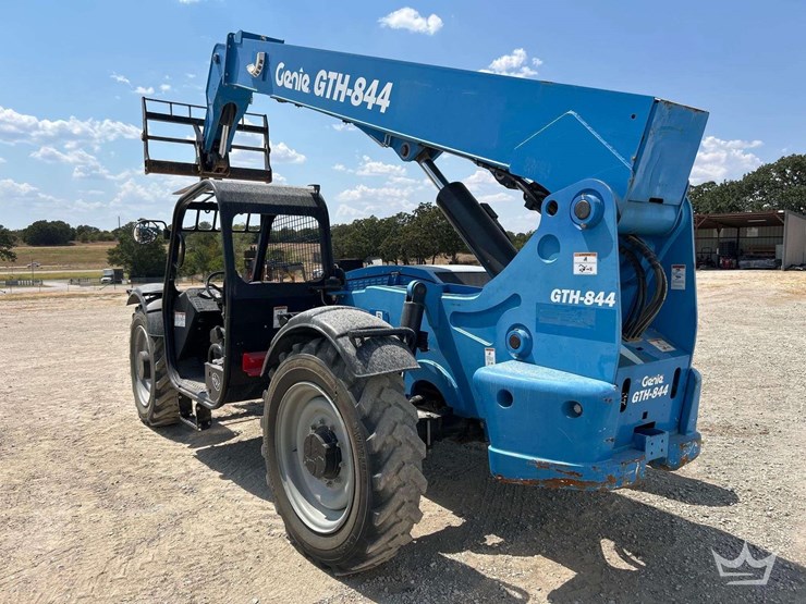 2018-genie-gth844-image-2