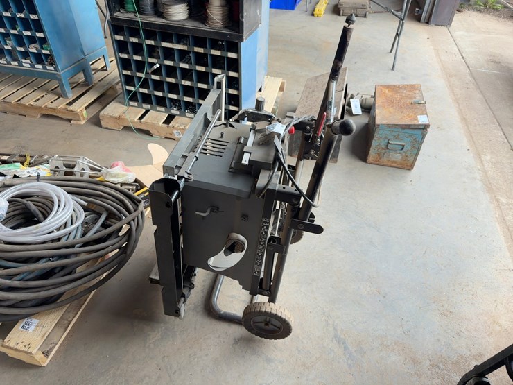 porter-cable-rolling-table-saw-image-2