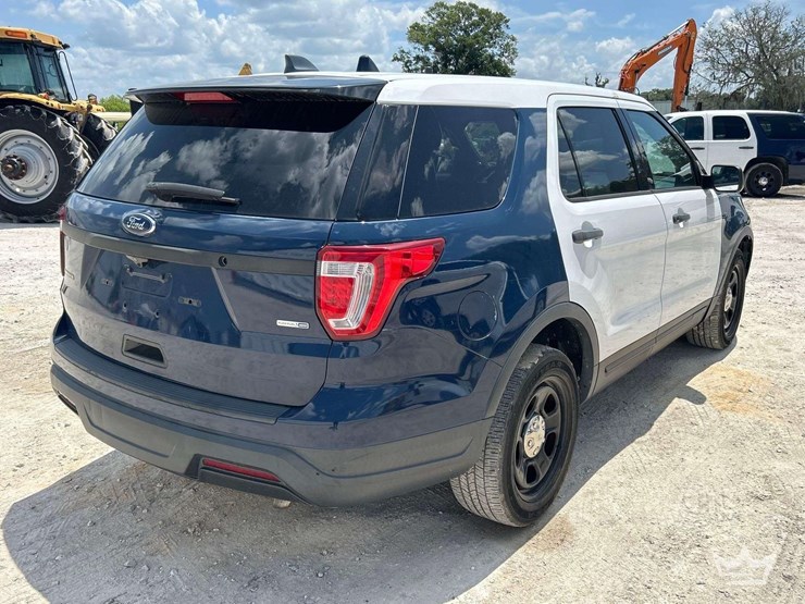 2018-ford-explorer-image-3