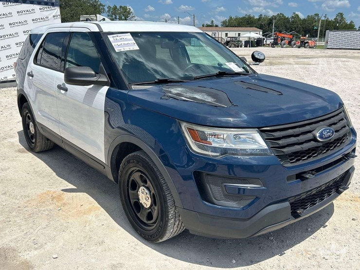 2018-ford-explorer-image-2