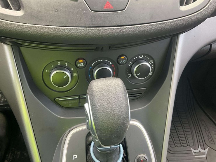 2013-ford-escape-image-17