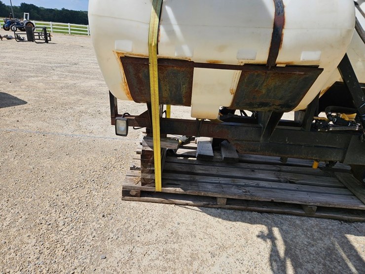 #13-•-pair-250-gallon-saddle-tanks-image-9