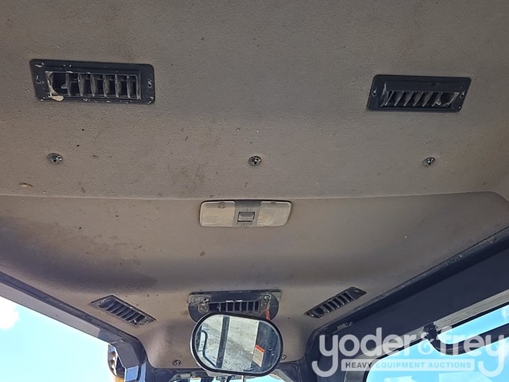 2018-komatsu-d61exi-24-image-62