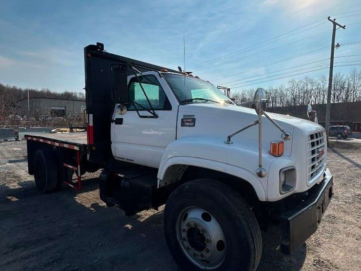 2001-gmc-7500-image-2