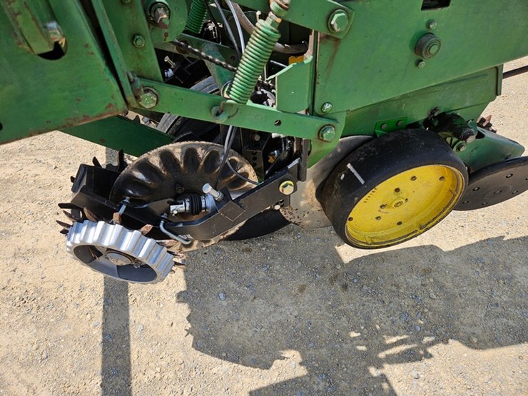 john-deere-7000-image-39