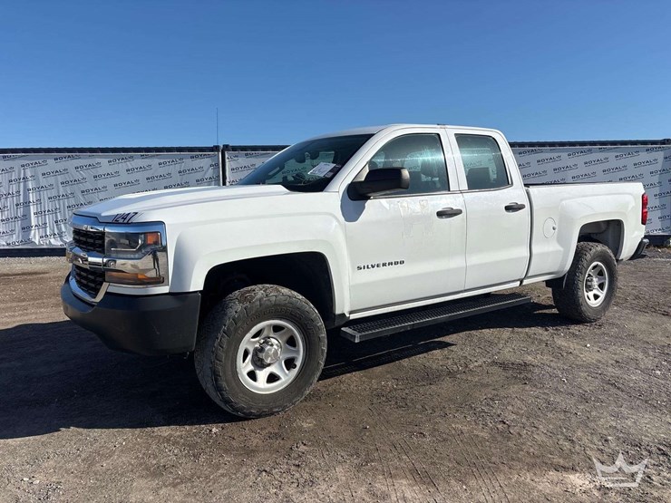 2016-chevrolet-silverado-1500-image-1
