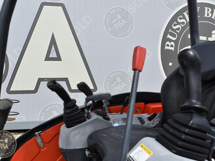 2020-kubota-kx71-3-image-45