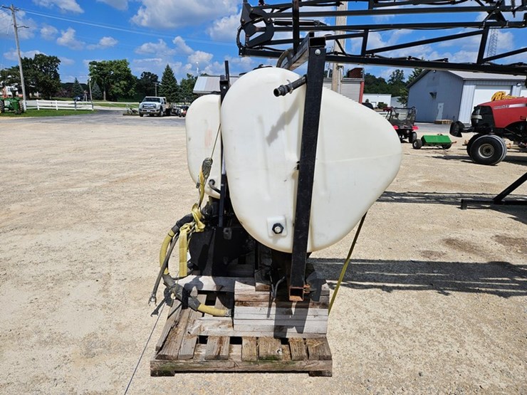 #13-•-pair-250-gallon-saddle-tanks-image-6