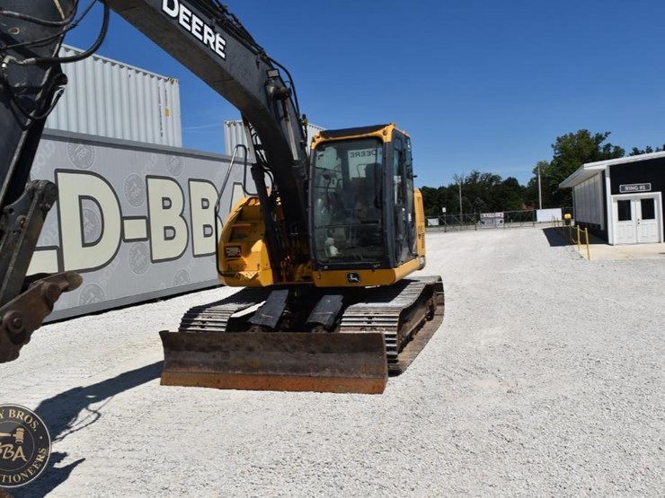 2014-deere-135g-image-24