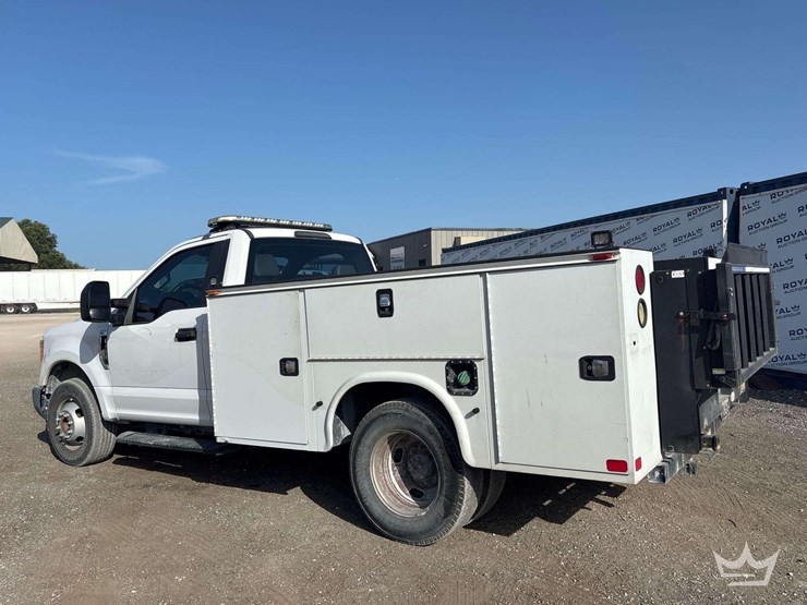 2017-ford-f350-image-4