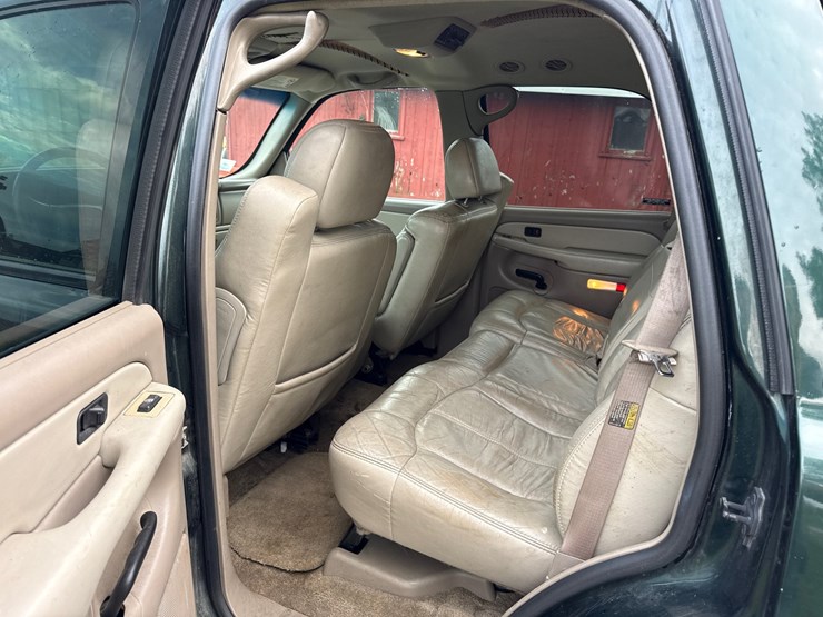 2001-chevrolet-tahoe-lt-image-10