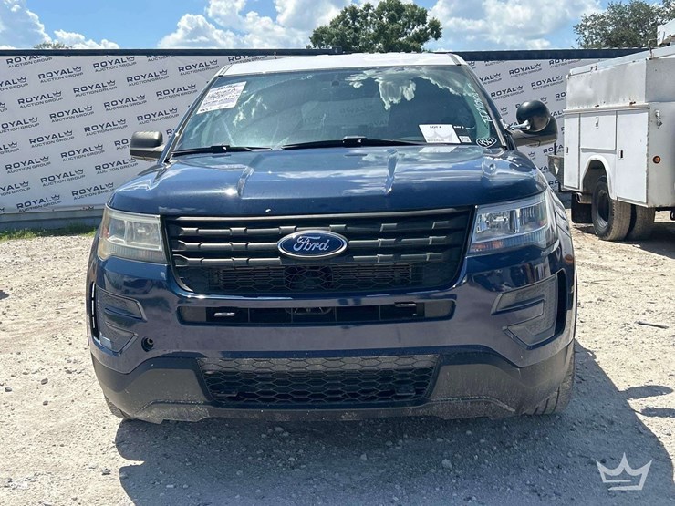 2018-ford-explorer-image-23