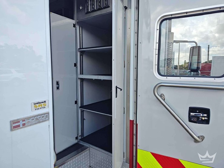 2011-international-durastar-4300-image-34