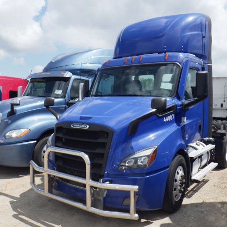 2020 FREIGHTLINER CASCADIA 116