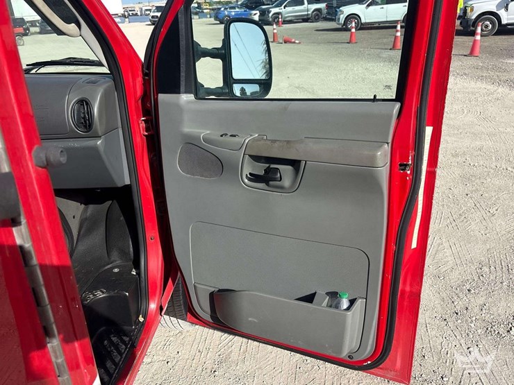 2008-ford-e450-image-24