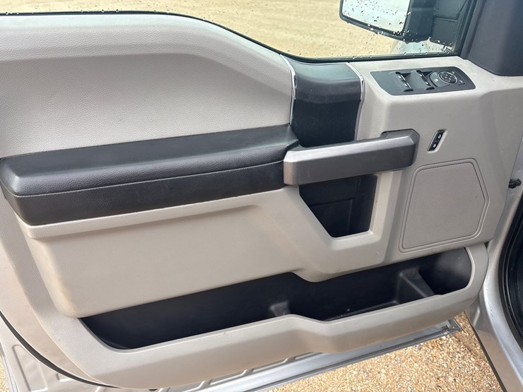 2020-ford-f150-image-11