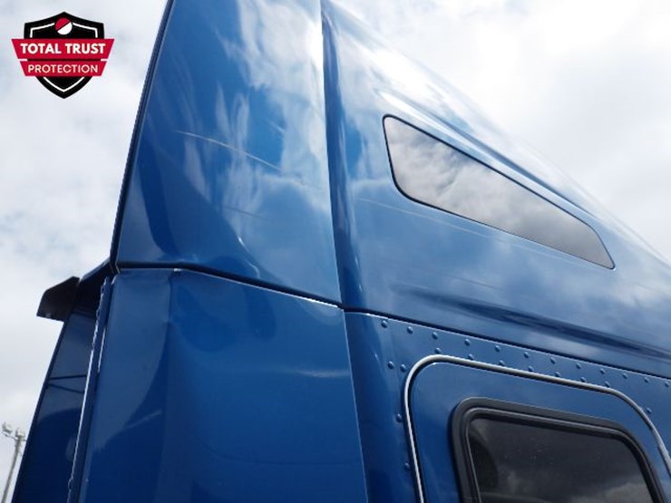 2023-kenworth-t680-image-13