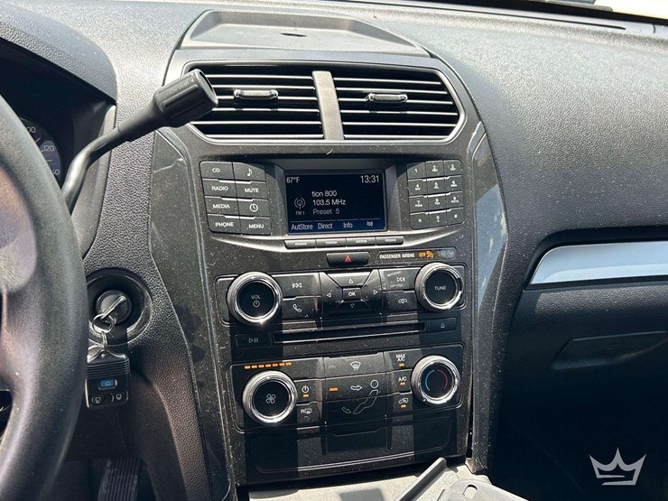 2018-ford-explorer-image-17