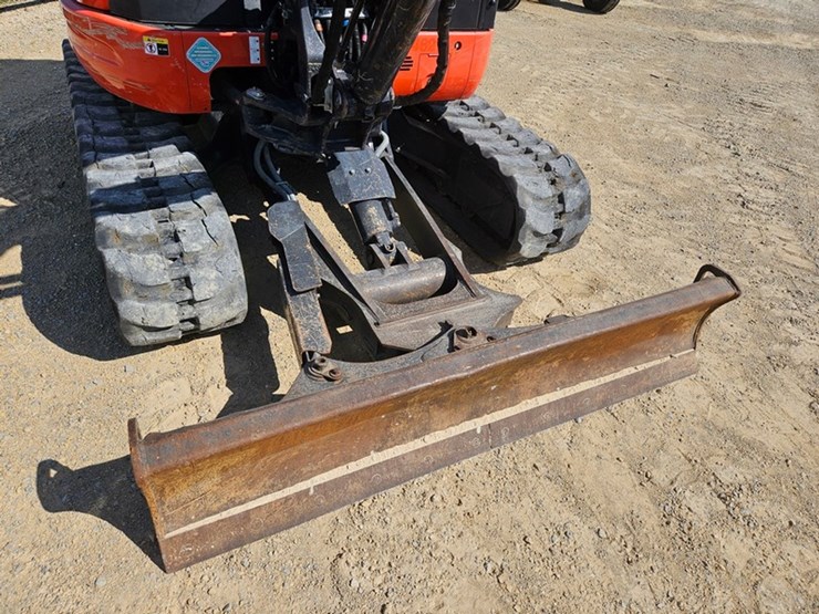 2020-kubota-u55-image-15