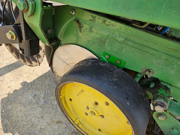 john-deere-7000-image-45