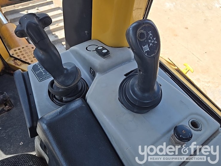 2007-caterpillar-d6n-xl-image-54