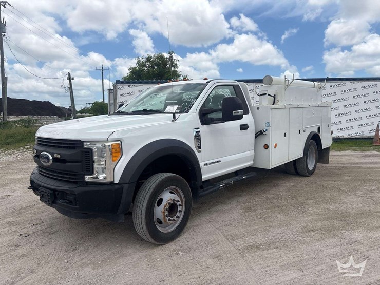 2017-ford-f550-image-1