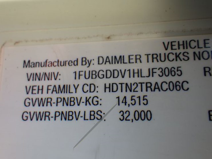 2017-freightliner-cascadia-125-image-17