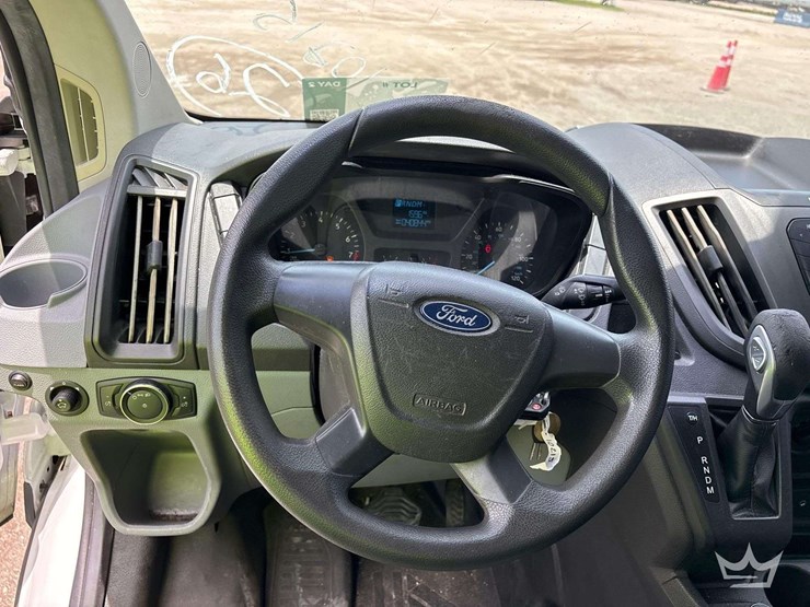2017-ford-transit-image-14