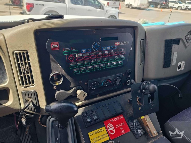 2011-international-durastar-4300-image-24