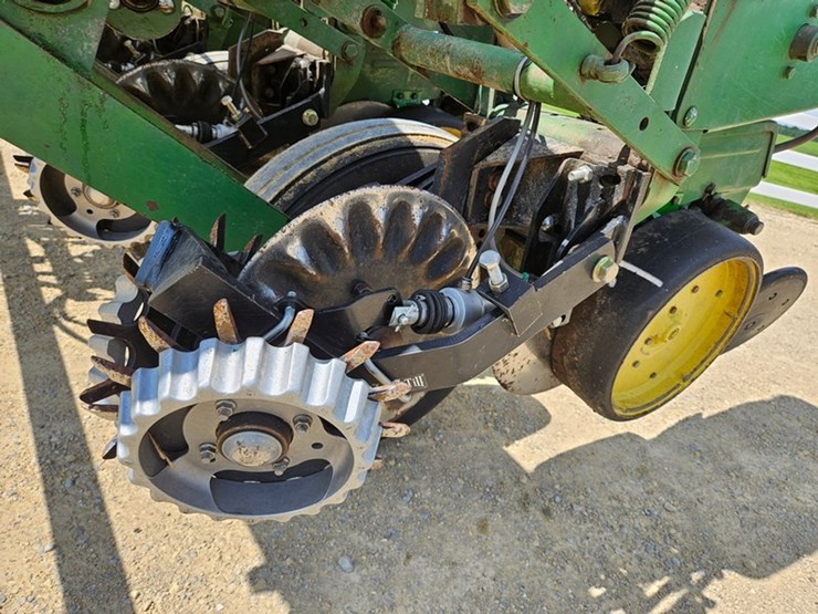 john-deere-7000-image-32