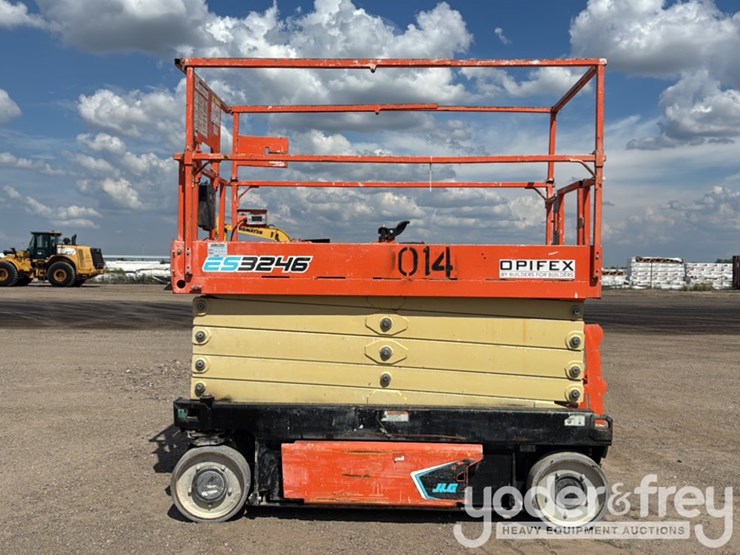 2021-jlg-es3246-image-2