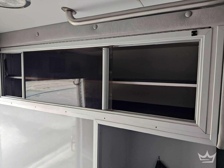 2011-international-durastar-4300-image-46