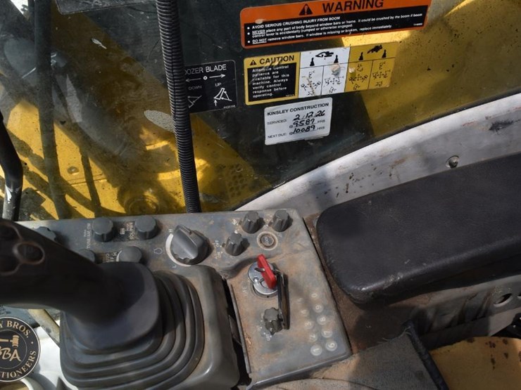 2014-deere-135g-image-67