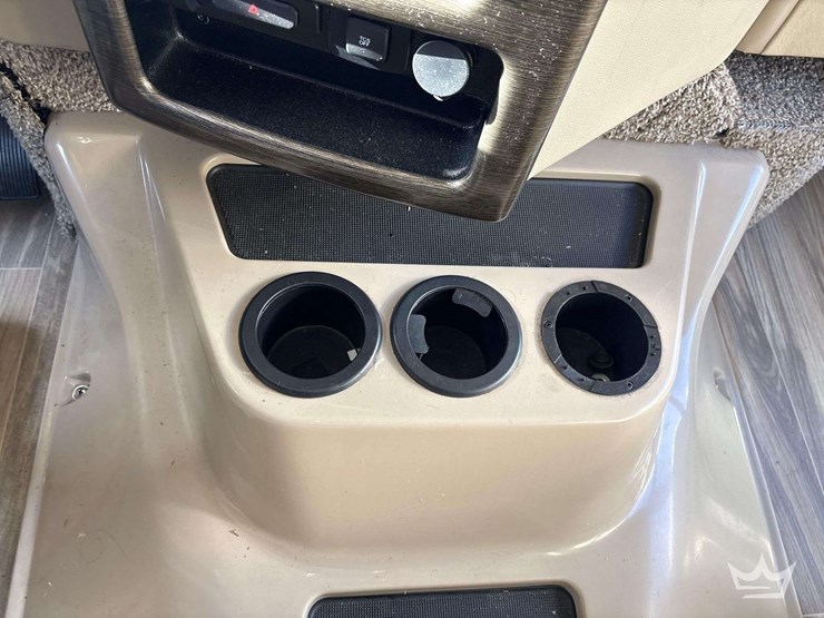 2020-ford-f53-thor-ace-32.3-33.5ft-class-a-motorhome-image-16