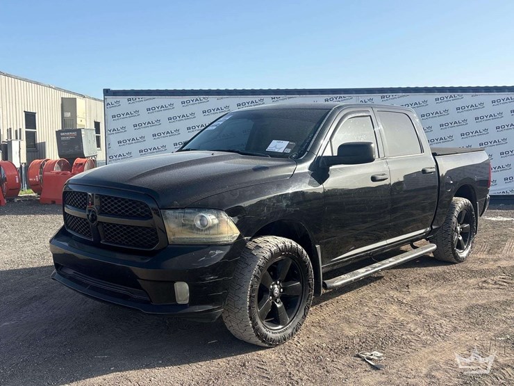 2014-dodge-1500-image-1