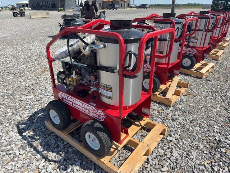 #6-•-unused-magnum-4000-series-hot-water-pressure-washer-262940-inv#53781-image-4